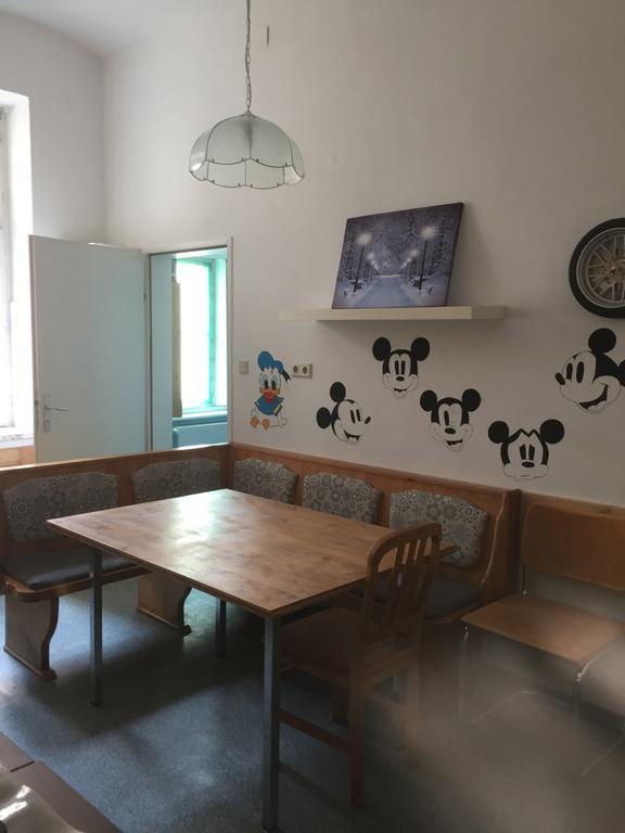 Chichilli Hostel Wiedeń Zewnętrze zdjęcie